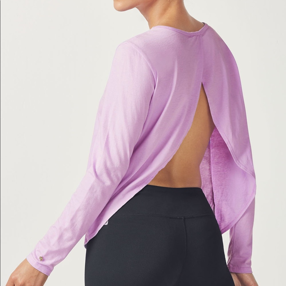 fabletics // millie long sleeve open back tee